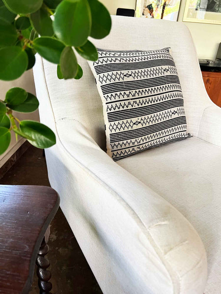 BLACK AND WHITE NAGA CUSHION - BW5