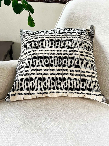 BLACK AND WHITE NAGA CUSHION - BW6