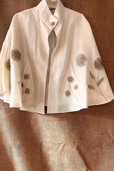 CAPE- IVORY & GOLD EMBROIDERED CHANDERI [COTTON-SILK MIX]